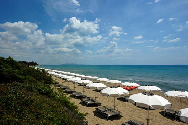 Strand beim Hotel Riva del Sole  – Resort & Spa